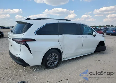 2025 Toyota Sienna Le z USA, uszkodzony, nr VIN 5TDKRKEC3SS232203